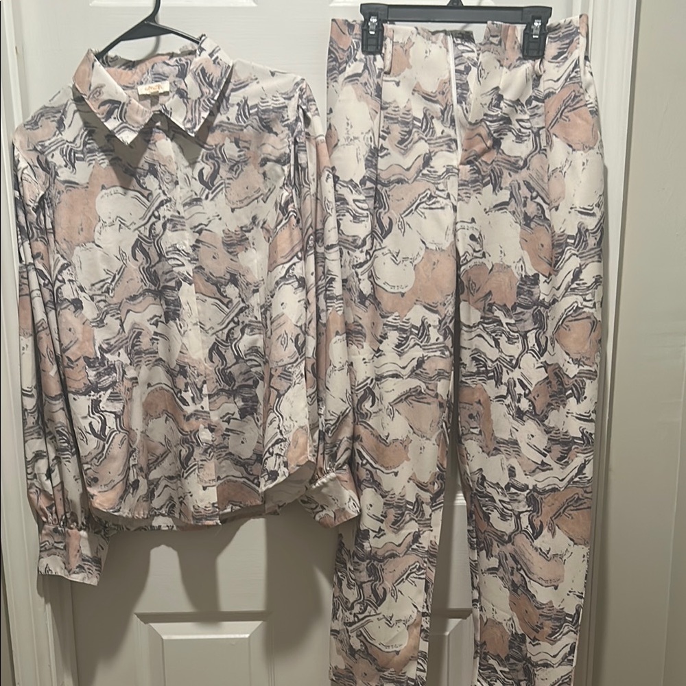 A peach Abstract Print Women's Pants & Jumpsuit Set